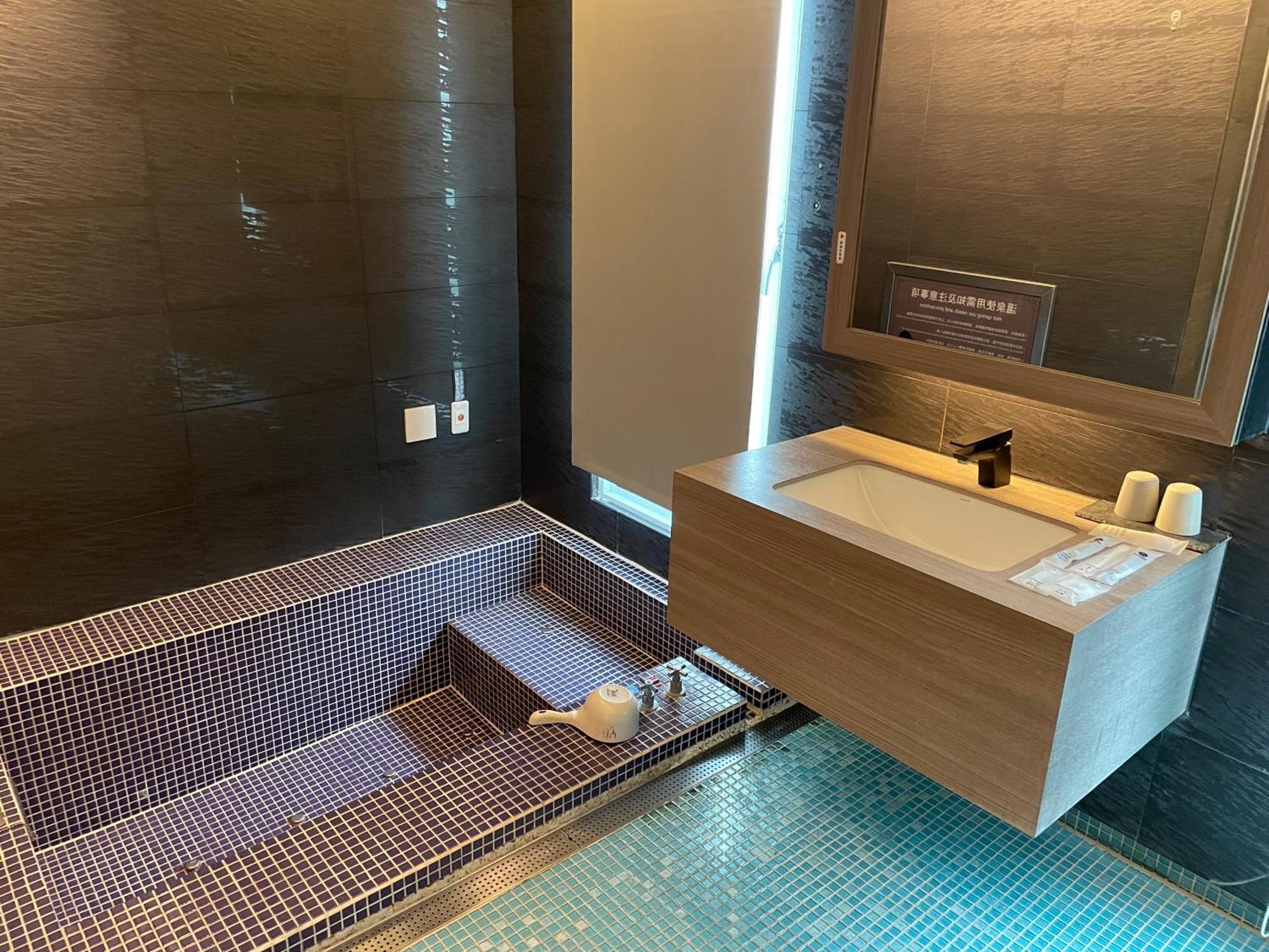 Ya Nold Hot Spring Hotel 礁渓郷 エクステリア 写真