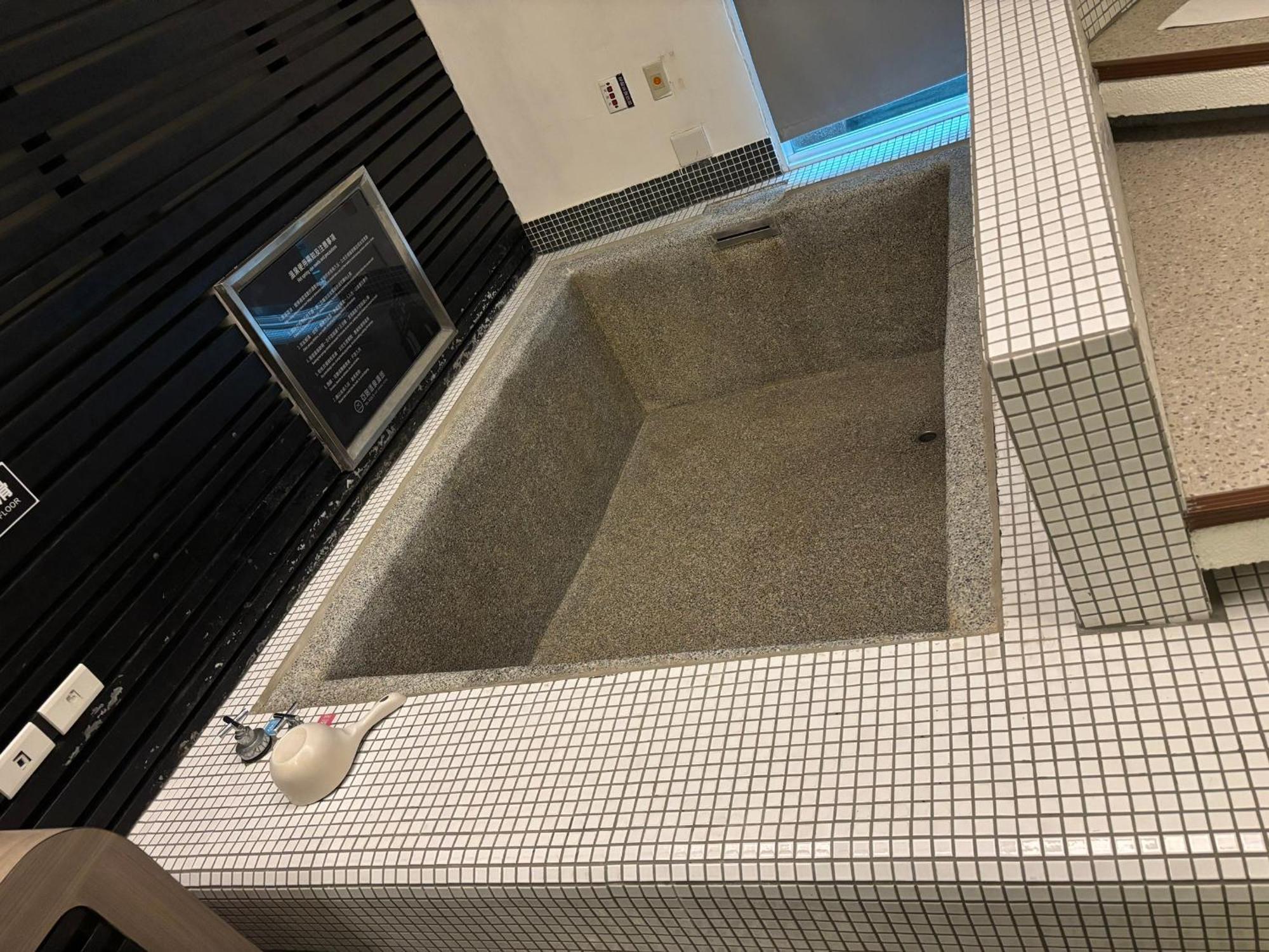Ya Nold Hot Spring Hotel 礁渓郷 エクステリア 写真