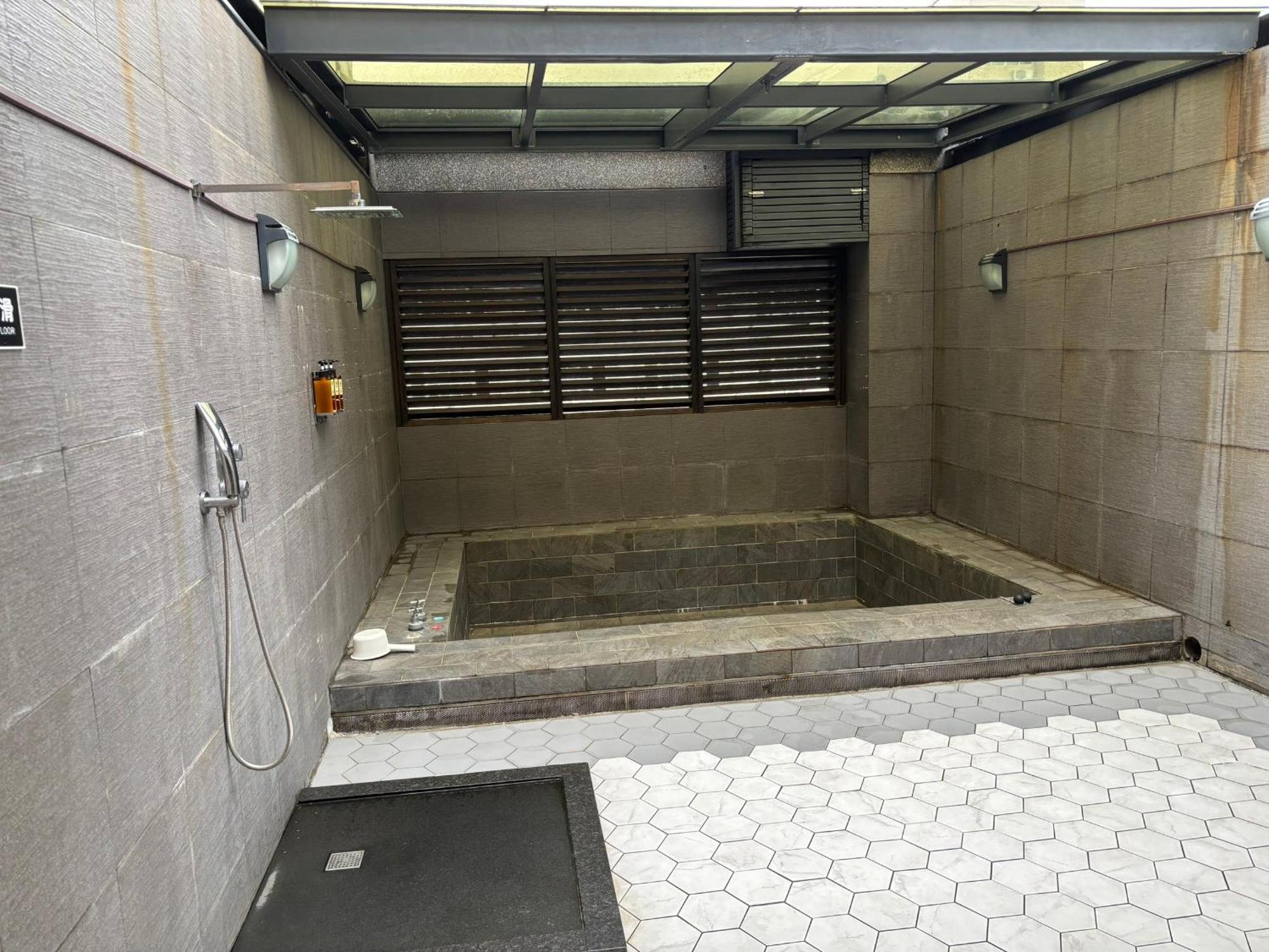 Ya Nold Hot Spring Hotel 礁渓郷 エクステリア 写真