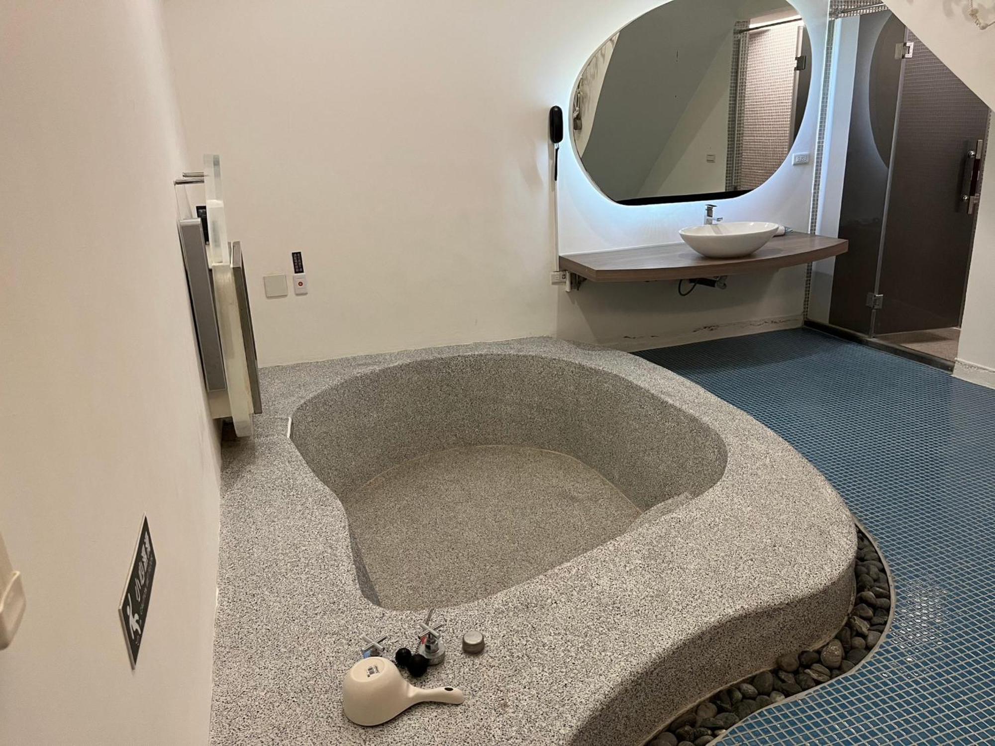 Ya Nold Hot Spring Hotel 礁渓郷 エクステリア 写真